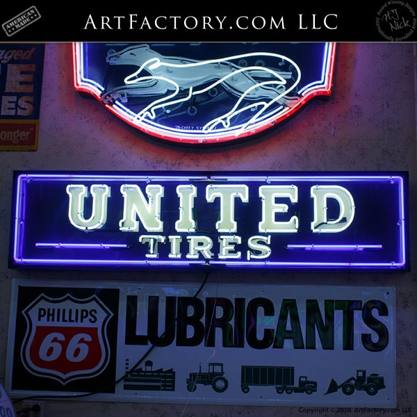 United Tires neon 1