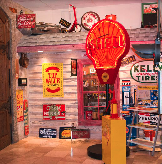 Illuminated Shell visible gasoline pump